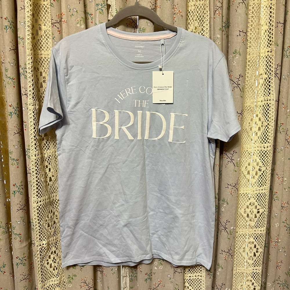 Miss to Mrs Here Comes The Bride Tee M NWT‎